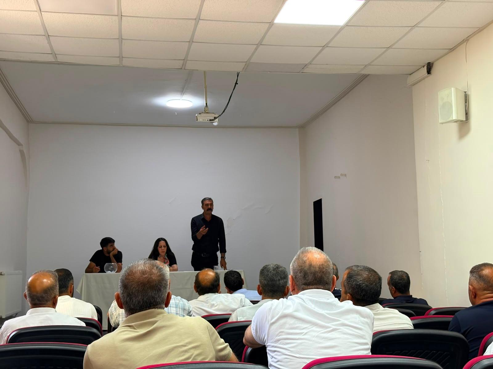 Eşbaşkanlarımız muhtarlarla bir araya geldi